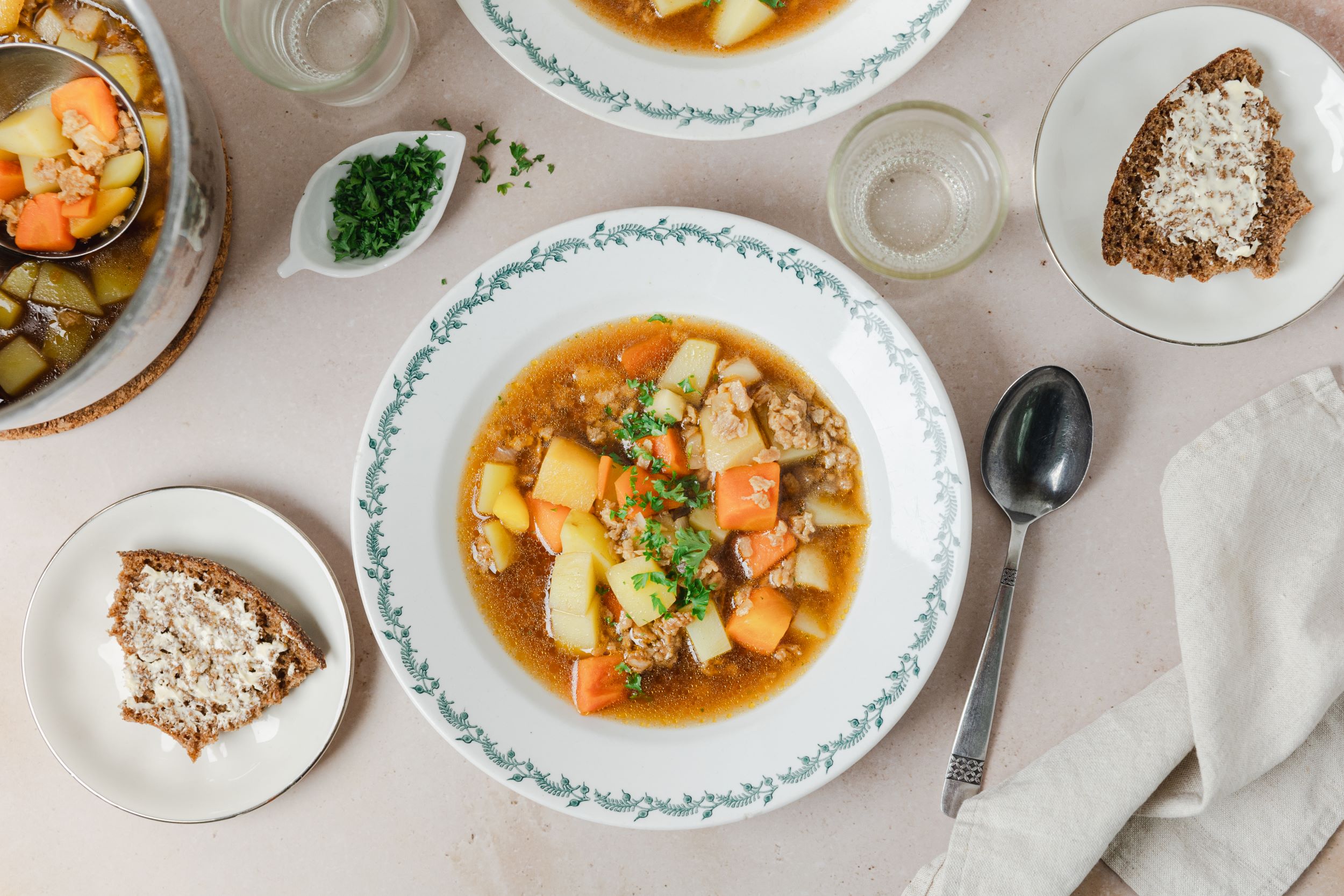 Unlimited® mince soup - Climate Friendly Veggie Food